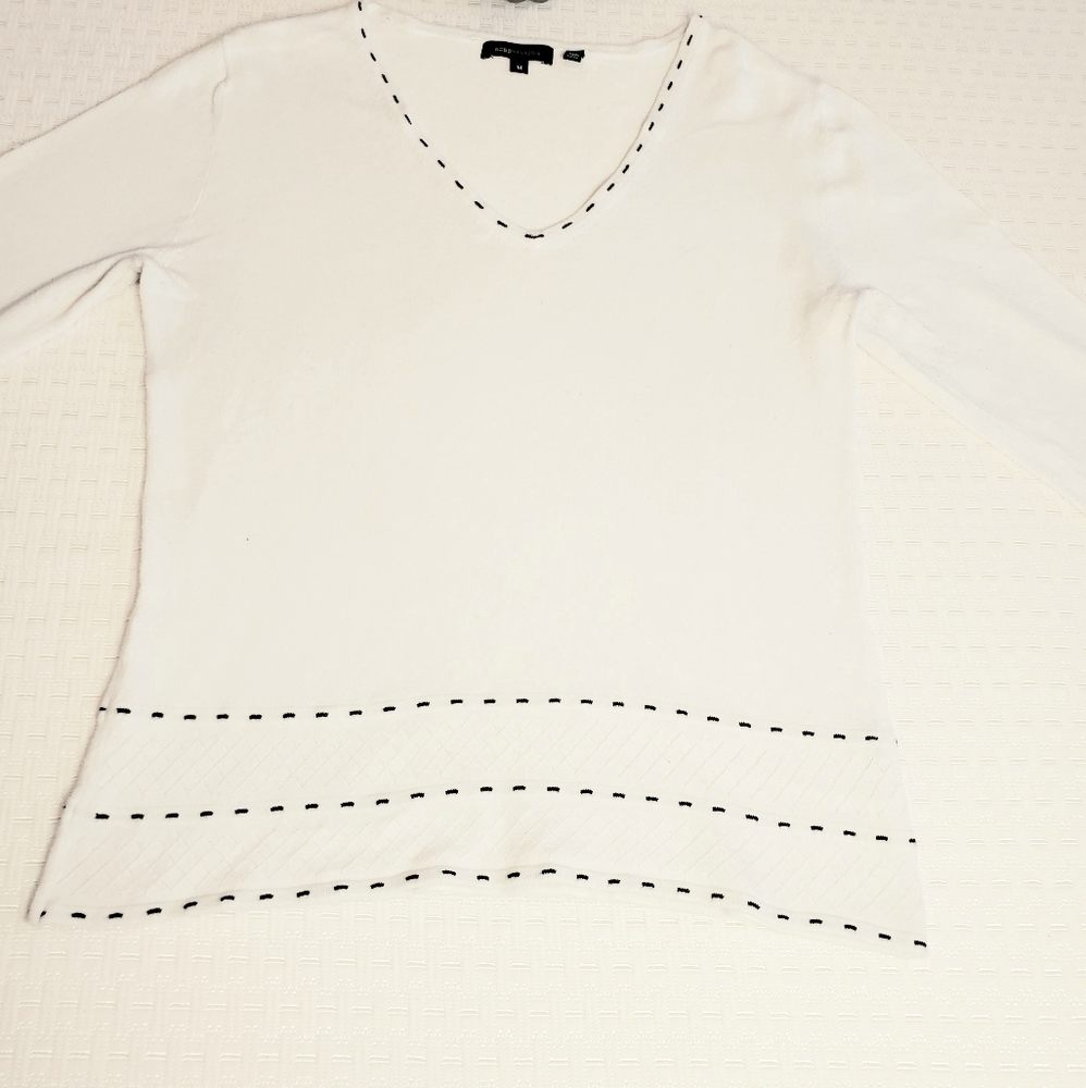 BCBG Max Azaria Off-White Sweater